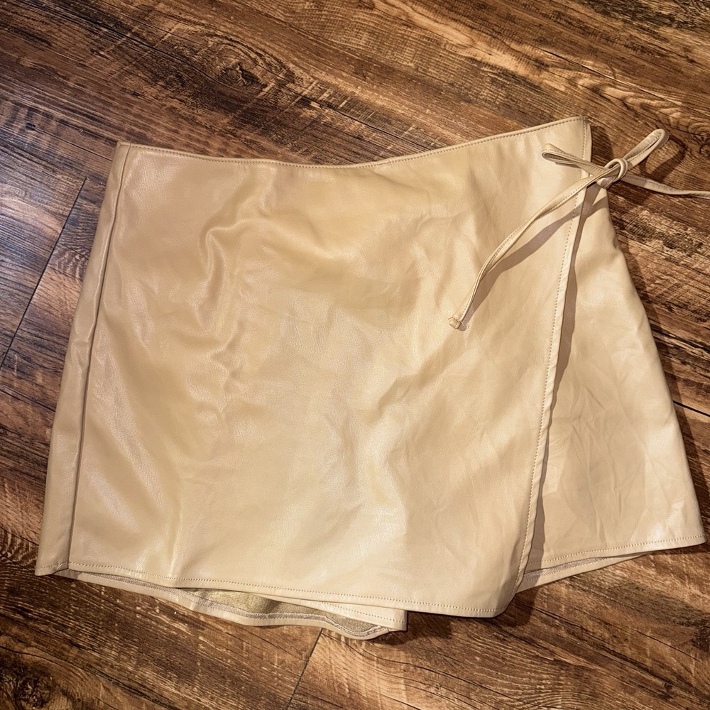 Abercrombie & Fitch Tan Large Women's Crossover Faux Leather Skort